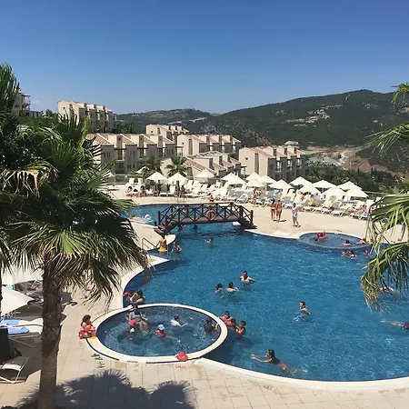 The Pelican Penthouse At Kusadasi Golf